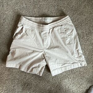 Abercrombie & Fitch Light Khaki Drawstring 5” Shorts (size medium)